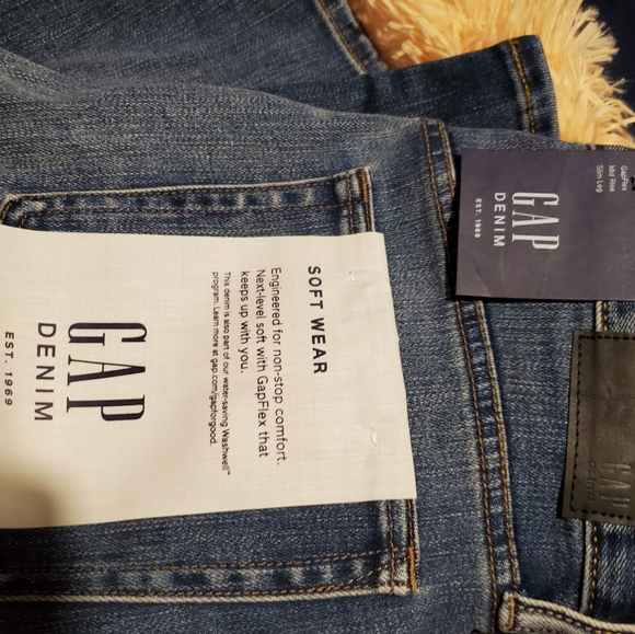 Jeans - Picture 2 of 4